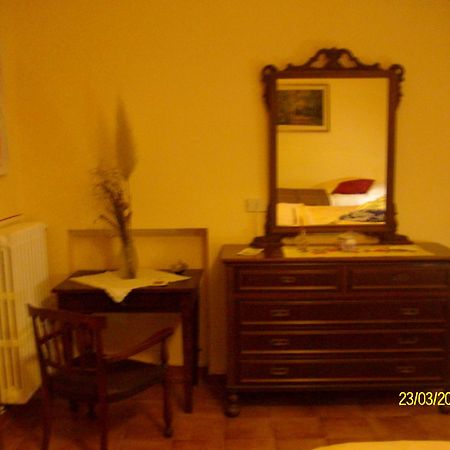B&B San Nicola Serramazzoni ภายนอก รูปภาพ
