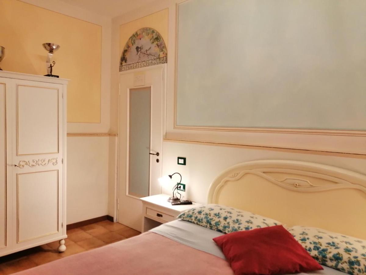 B&B San Nicola Serramazzoni ภายนอก รูปภาพ