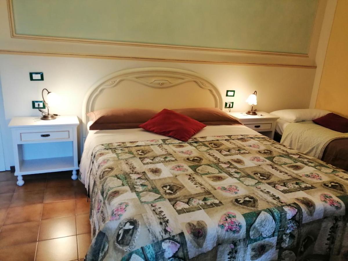 B&B San Nicola Serramazzoni ภายนอก รูปภาพ