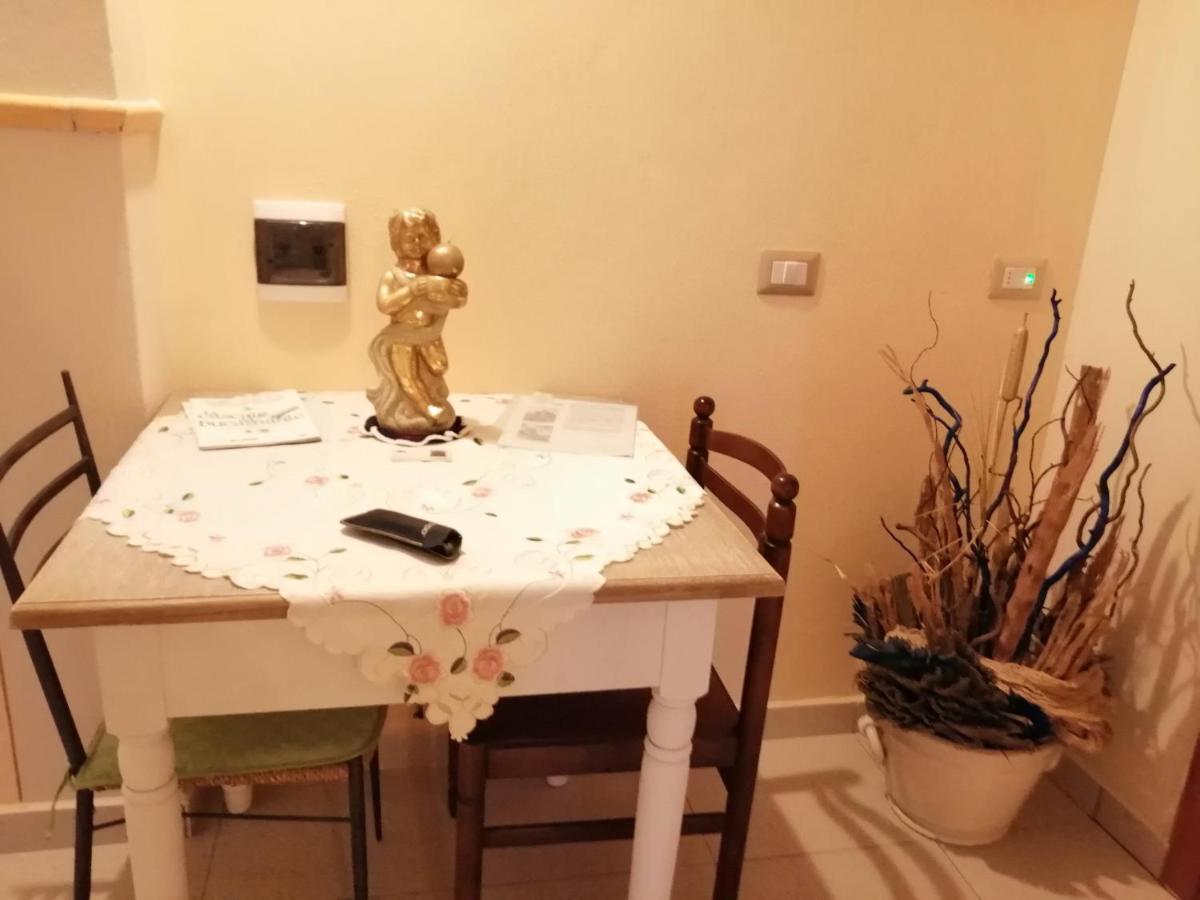 B&B San Nicola Serramazzoni ภายนอก รูปภาพ