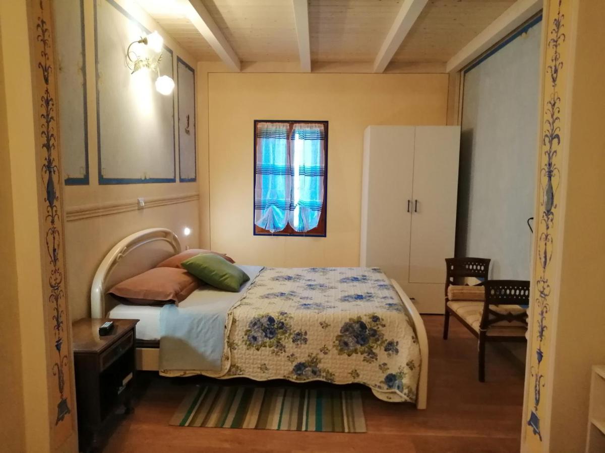 B&B San Nicola Serramazzoni ภายนอก รูปภาพ