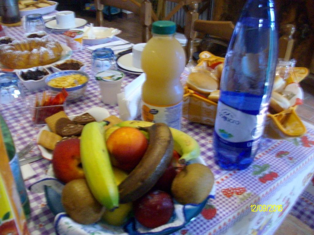 B&B San Nicola Serramazzoni ภายนอก รูปภาพ