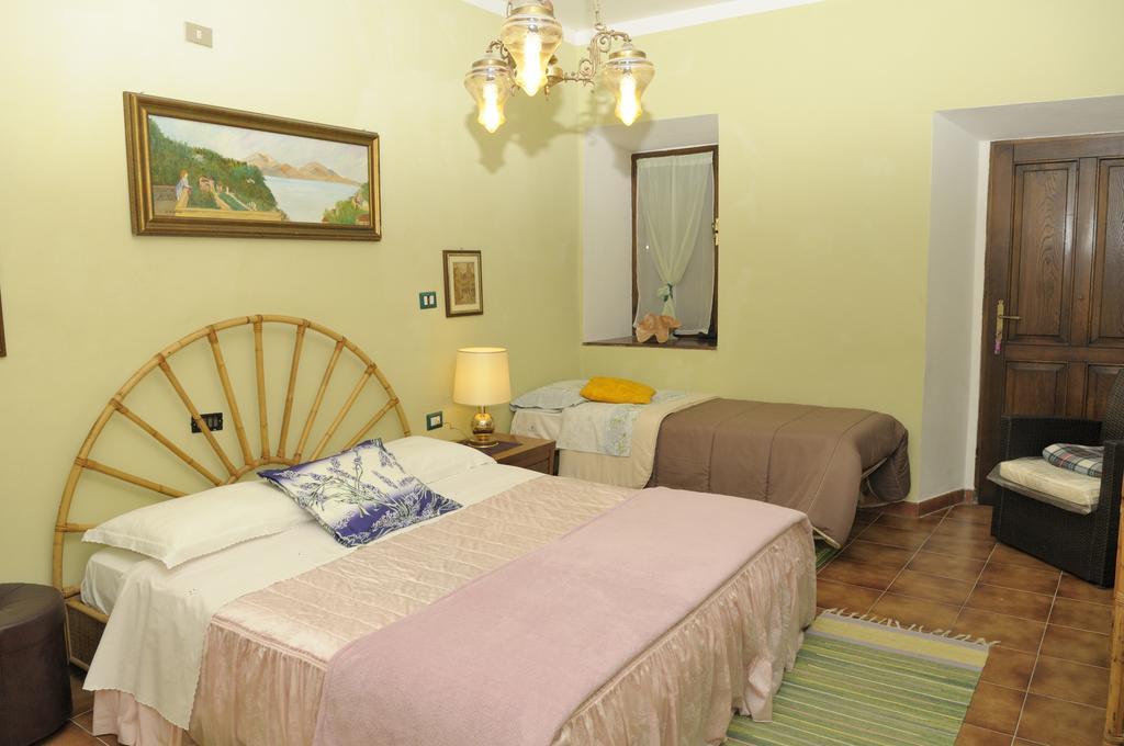 B&B San Nicola Serramazzoni ภายนอก รูปภาพ