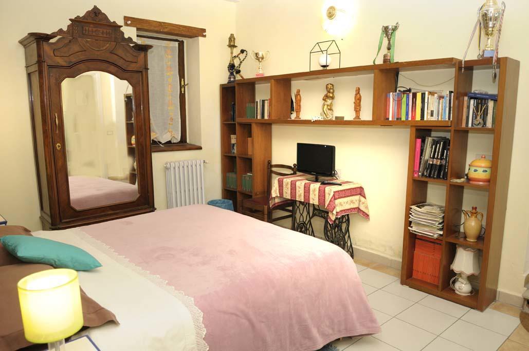 B&B San Nicola Serramazzoni ภายนอก รูปภาพ